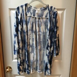 Chico’s Blue and White Women's Cardigan Size 2 (12/14)